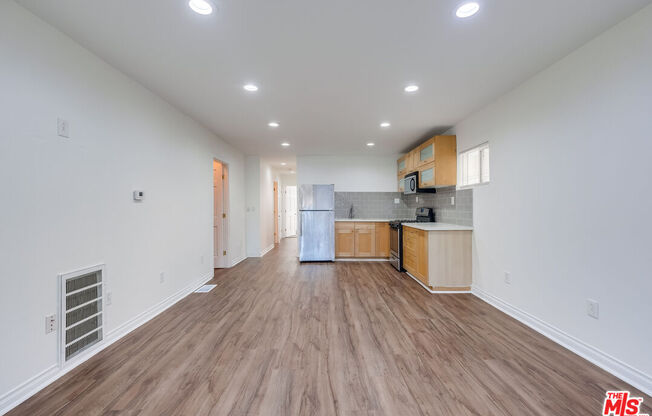 2 beds, 1 bath, $2,645