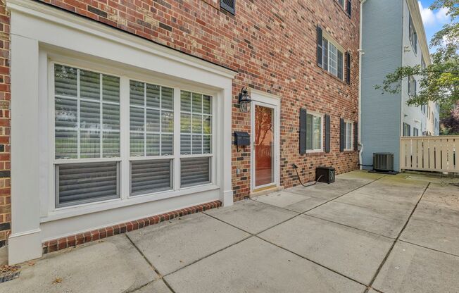 Large, Luxurious 2 Bedroom 2 Bath at Parkside at Alexandria