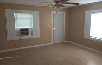 2 beds, 1 bath, $1,100, Unit #3