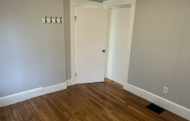 3 beds, 1 bath, 1,200 sqft, $2,500, Unit 1