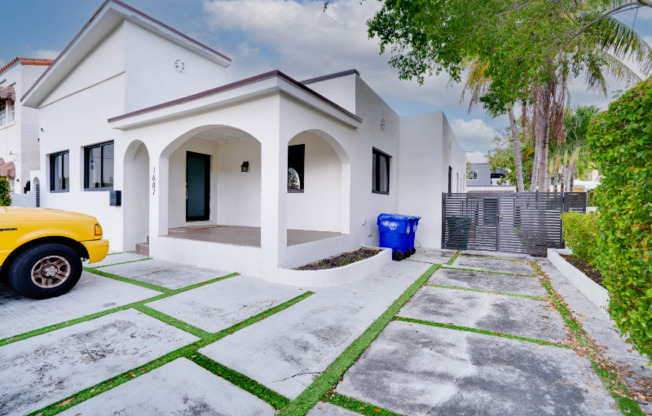 1687 SW 11 ST