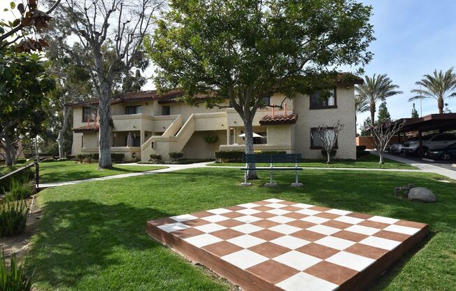 2 beds, 1 bath, 900 sqft, $2,484, Unit 147