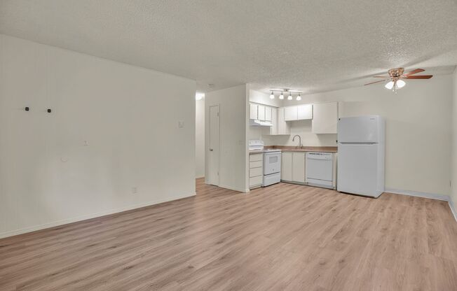 1 bed, 1 bath, 415 sqft, $1,325, Unit 760-55
