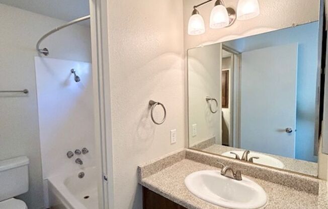 1 bed, 1 bath, 700 sqft, $1,500, Unit 87