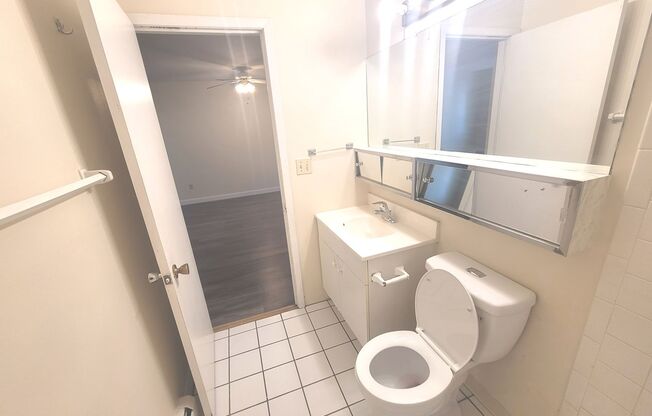 1 bed, 1 bath, $1,195, Unit 215