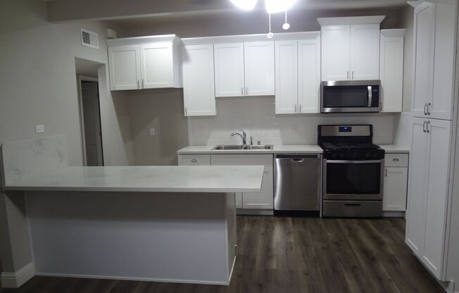 3 beds, 2 baths, 1,224 sqft, $2,650, Unit 6256