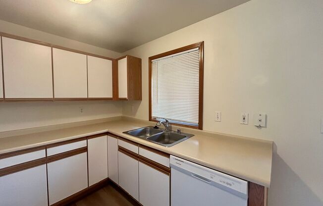 4241 Wintergreen Cir #115