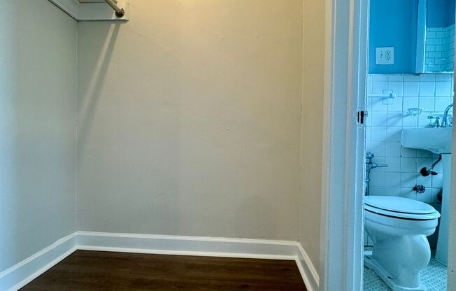 Studio, 1 bath, 375 sqft, $1,275, Unit 606