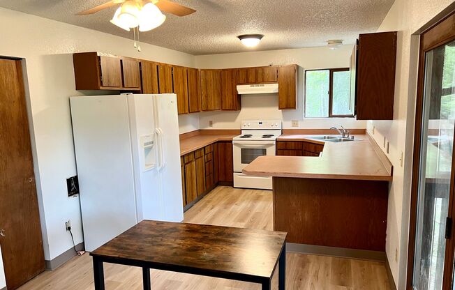 Freshly Renovated - Southside 3 Bedroom