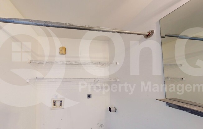 1 bed, 1 bath, 1,039 sqft, $1,649, Unit 911