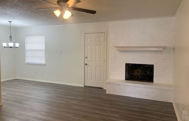 Move in ready! 3 Bedroom, 2 Full Bath Home Located in Everman.