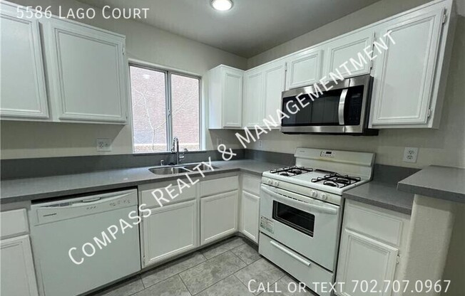 5586 LAGO CT