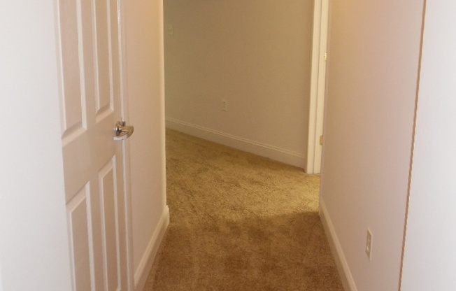 2 beds, 2 baths, 840 sqft, $2,331, Unit 4-0608