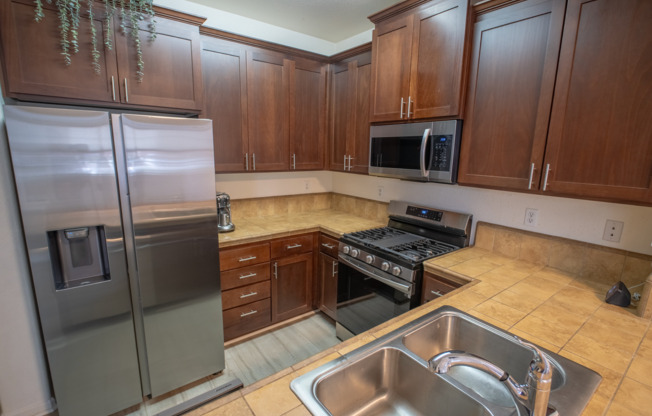 Amazing Natomas 3/2.5 - Waiting For You! Please reference entire ad for viewings!