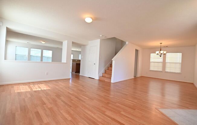 Beautiful 3-Bedroom Home with Spacious Layout & Prime Location!