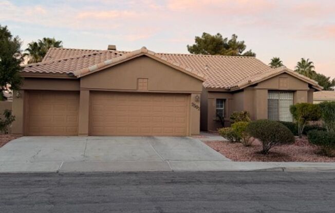 RARE FIND! RANCH STYLE SPACIOUS SINGLE-STORY WITH 3-CAR GARAGE.