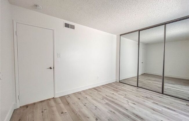 2 beds, 1 bath, 900 sqft, $1,625, Unit 12