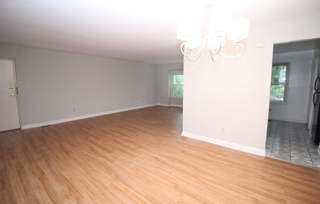 2025/2026 Loyola off-campus 2bd/1.5ba Condo Near Loyola & NDM! Available 6/9/2025