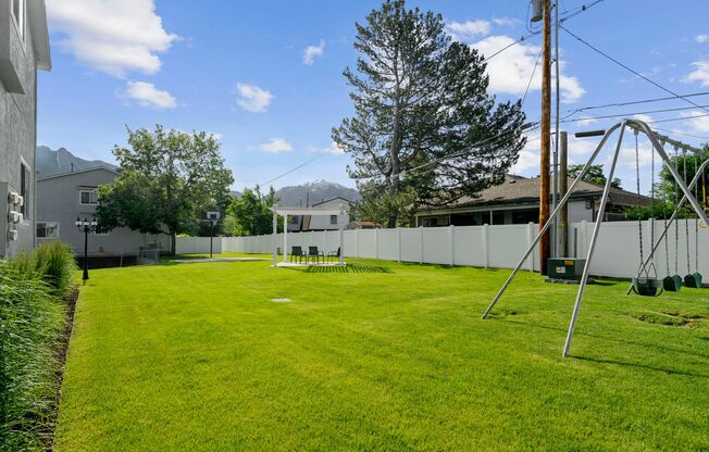 Ideal Cottonwood Location!