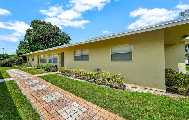 2 beds, 2 baths, 875 sqft, $1,995, Unit 654