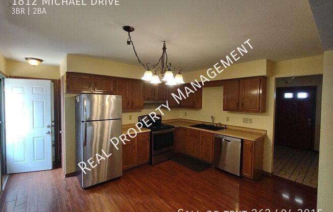 1812 MICHAEL DR