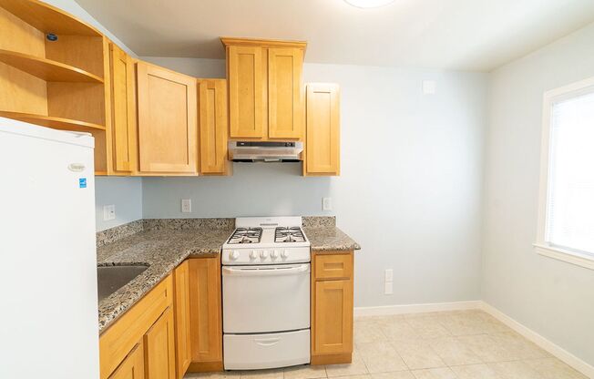 Studio, 1 bath, 280 sqft, $1,564, Unit 24