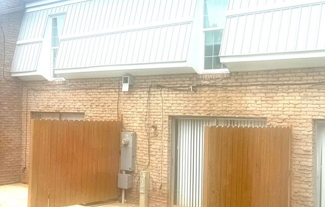 2 beds, 1.5 baths, 950 sqft, $949, Unit 65