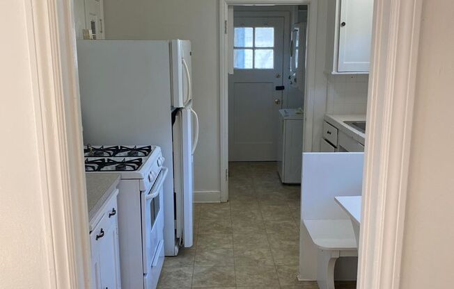 1 bed, 1 bath, $1,175, Unit 1034 - Madison