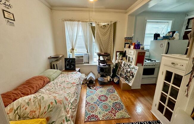 Studio, 1 bath, 750 sqft, $1,350, Unit 1942-6