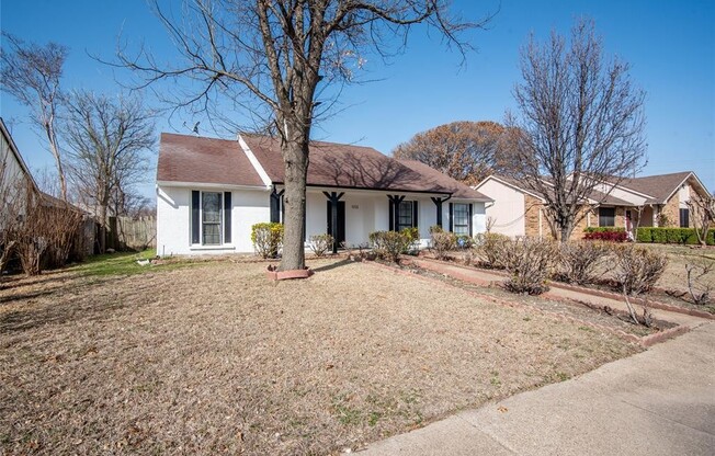 1113 LESA LN