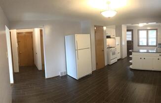 2843 W 79 ST