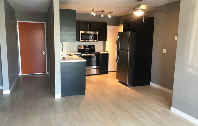 2 beds, 2 baths, $2,795, Unit 205