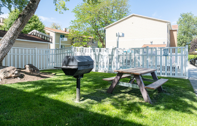 Arcadia-Green-Apartments Grill Area