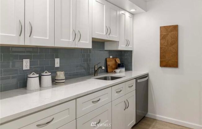 1 bed, 1 bath, $1,995