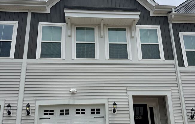 Brand New Home minutes from Uptown!
