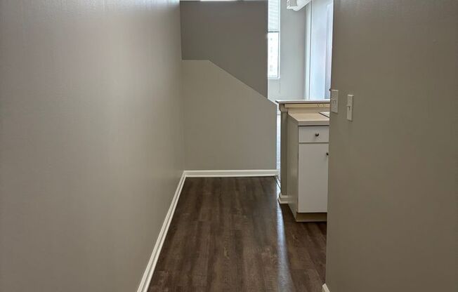 1 bed, 1 bath, 670 sqft, $1,029, Unit 210