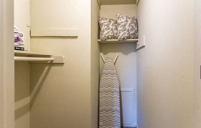 Waterford Square Apartments WALK IN CLOSET in Huntsville, AL