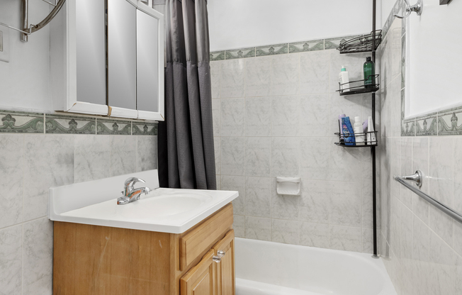1 bed, 1 bath, $3,350, Unit 8A