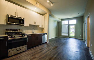 851 W GRAND AVE