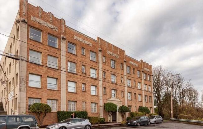 Studio, 1 bath, 545 sqft, $1,350, Unit 307