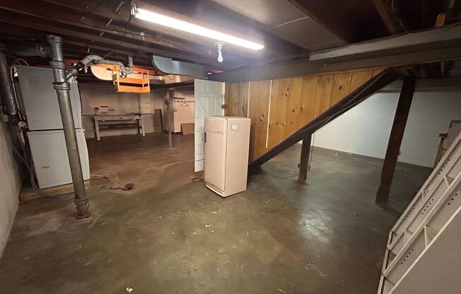 2 beds, 1 bath, $1,500