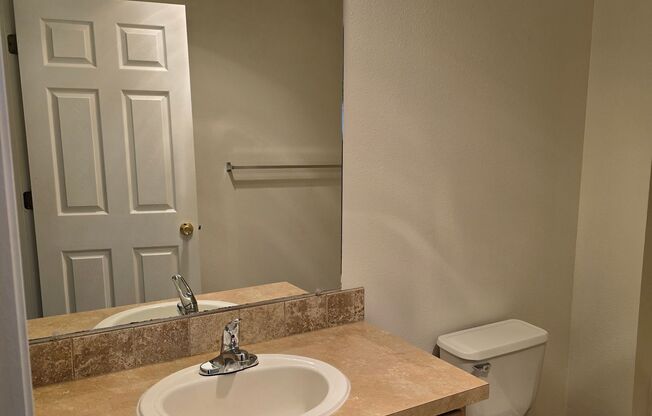 2 beds, 1 bath, 882 sqft, $1,415, Unit 226