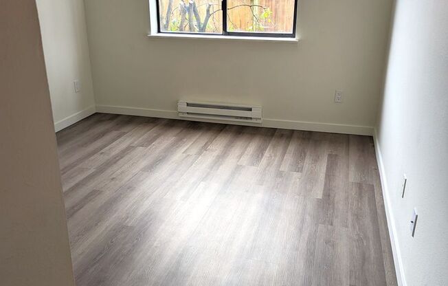 2 beds, 1 bath, 810 sqft, $2,095, Unit E107