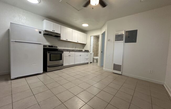 1 bed, 1 bath, 600 sqft, $1,199, Unit 13