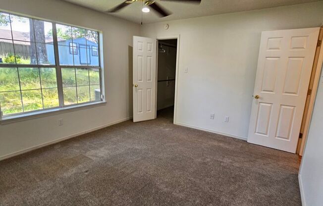 2 beds, 1 bath, $1,350