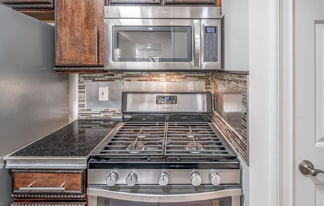 2 beds, 2 baths, $1,850, Unit 412