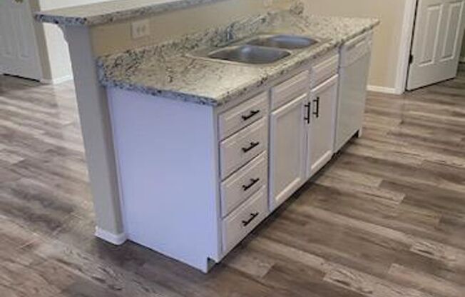 3 BEDROOM 2 BATH 2 STORY HOME 4 PLEX END  UNIT A FREE RENT OAC