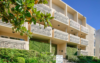 Apartment Building in Santa Monica