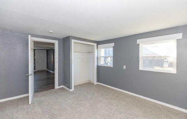 2 beds, 1 bath, $775, Unit # REAR