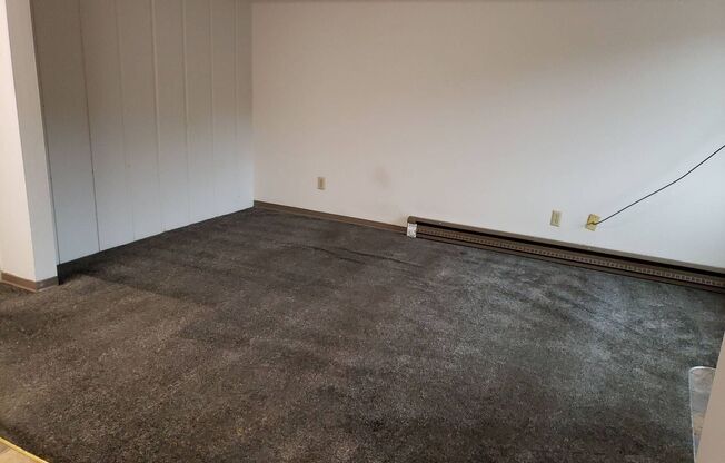 1 bed, 1 bath, 420 sqft, $585, Unit 82732